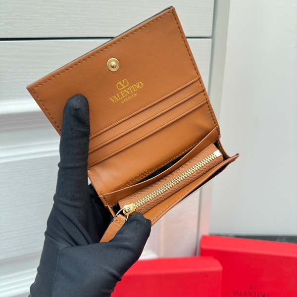 超激安ブランド財布偽物着用イメージ